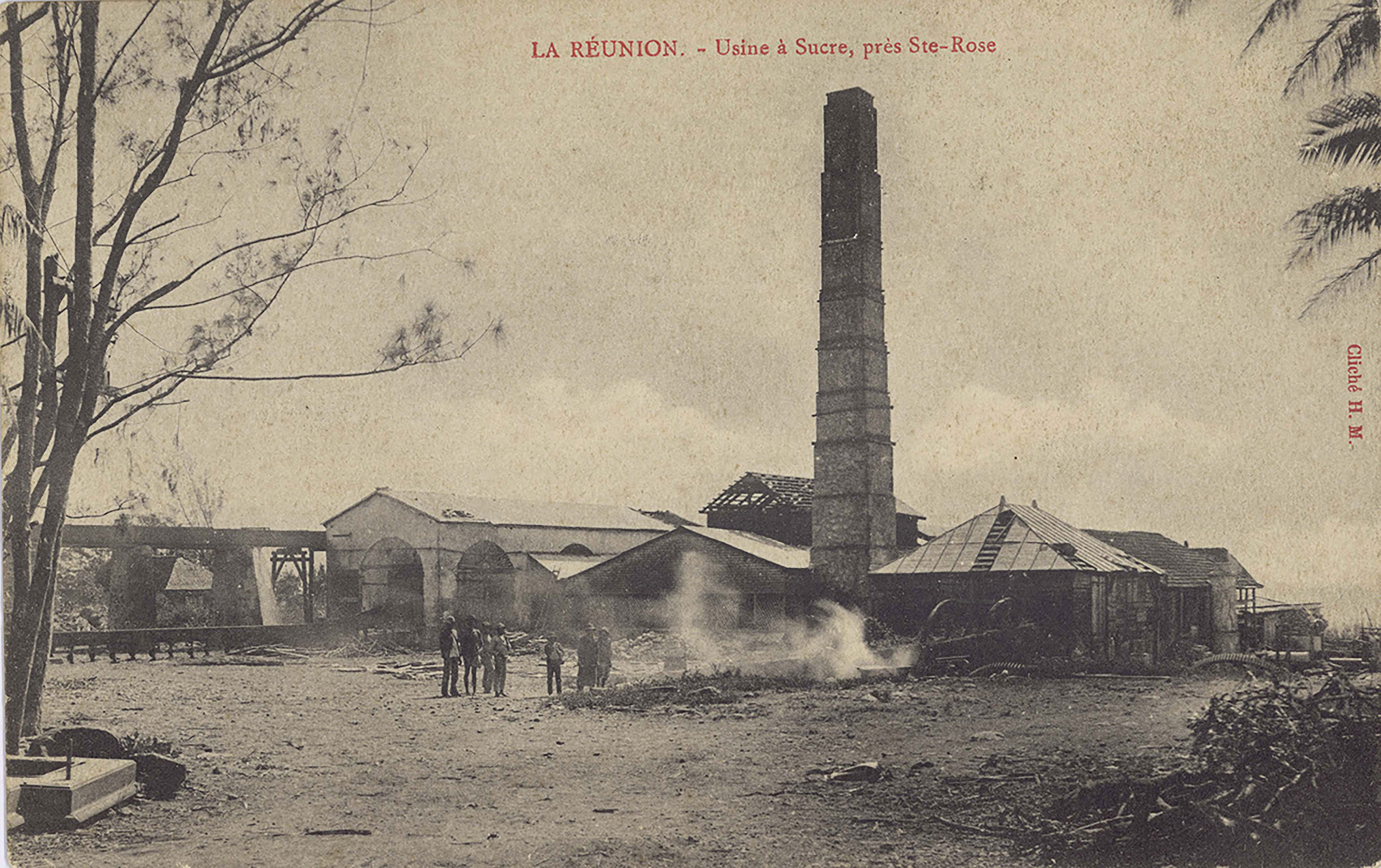 Usine de Ravine Glissante et sa cheminée